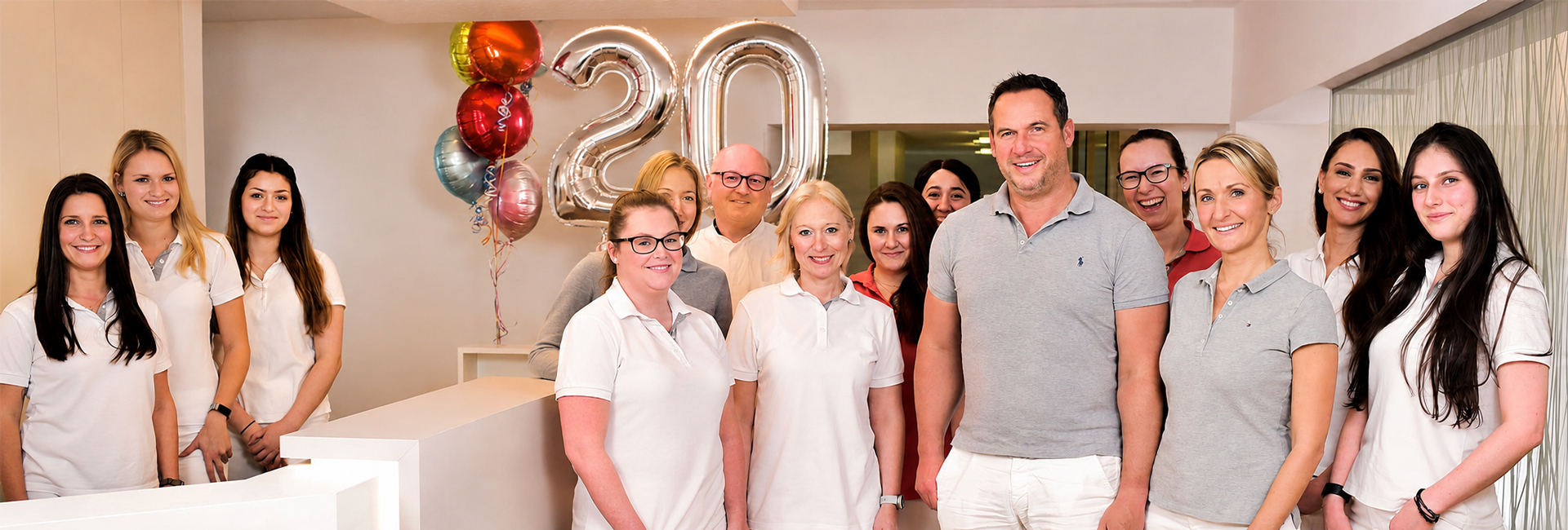 20 Jahre Jubiläum in der Praxis · Kieferorthopädische Fachpraxis Essen Dr. Christoph Kiwitz & Dr. Gabriele Gabersek